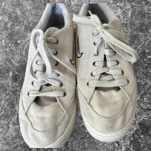 Vintage Nike Tennis Shoes